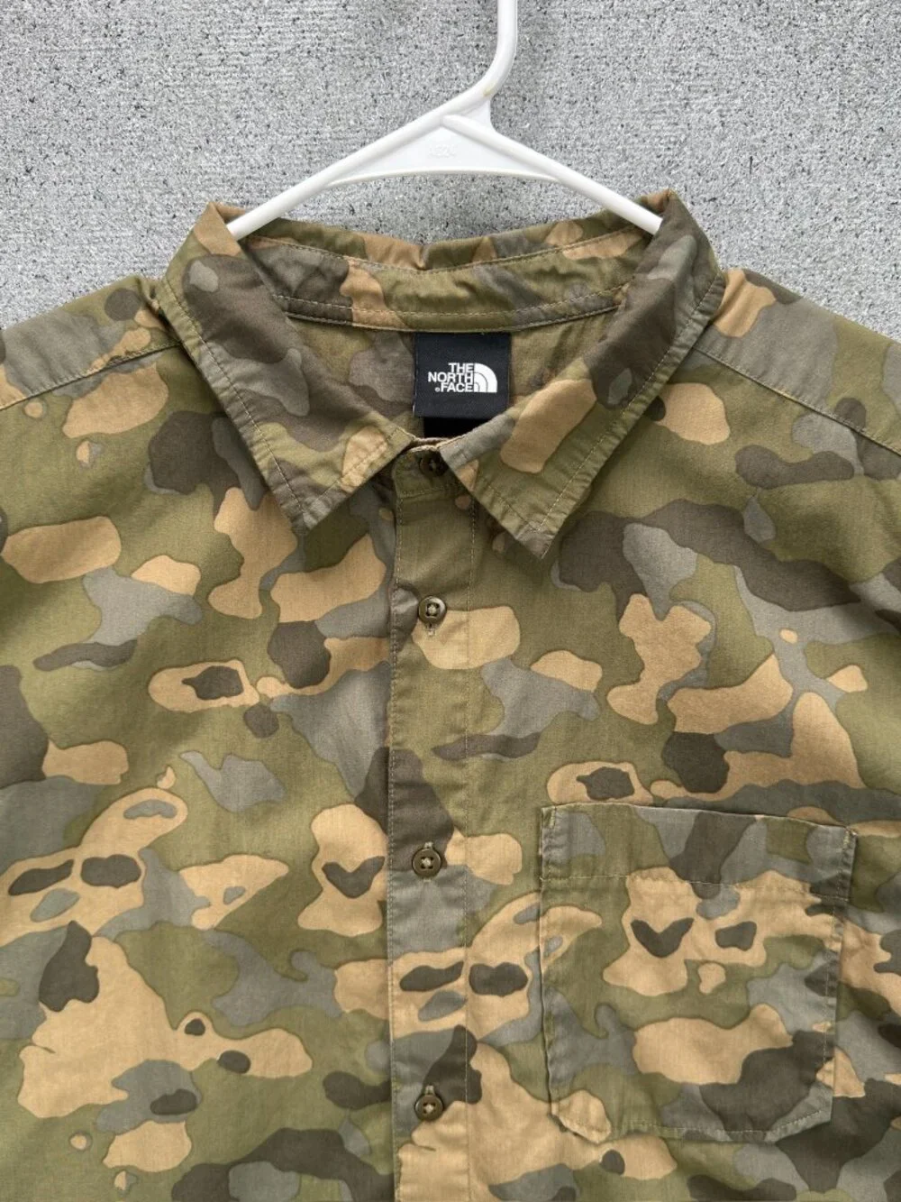 The North Face Baytrail Pattern Shirt NF0A48VC Men's XL Short Sleeve Camo Green